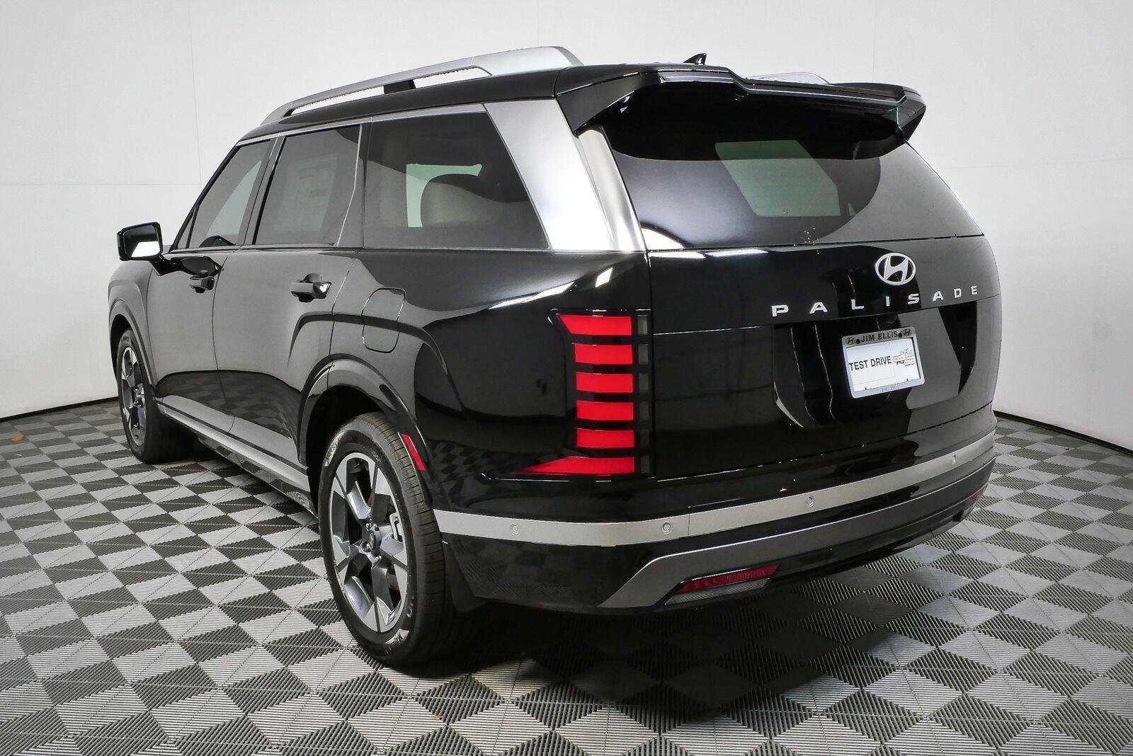 New 2026 Abyss Black Pearl Hyundai Limited FWD image 27