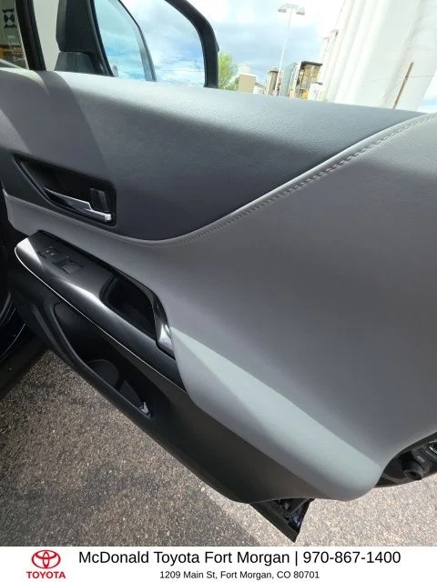 Used 2023  Toyota LE image 21