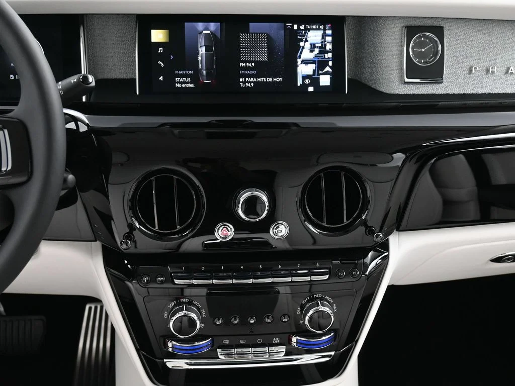 Used 2025 Black Rolls-Royce  image 18