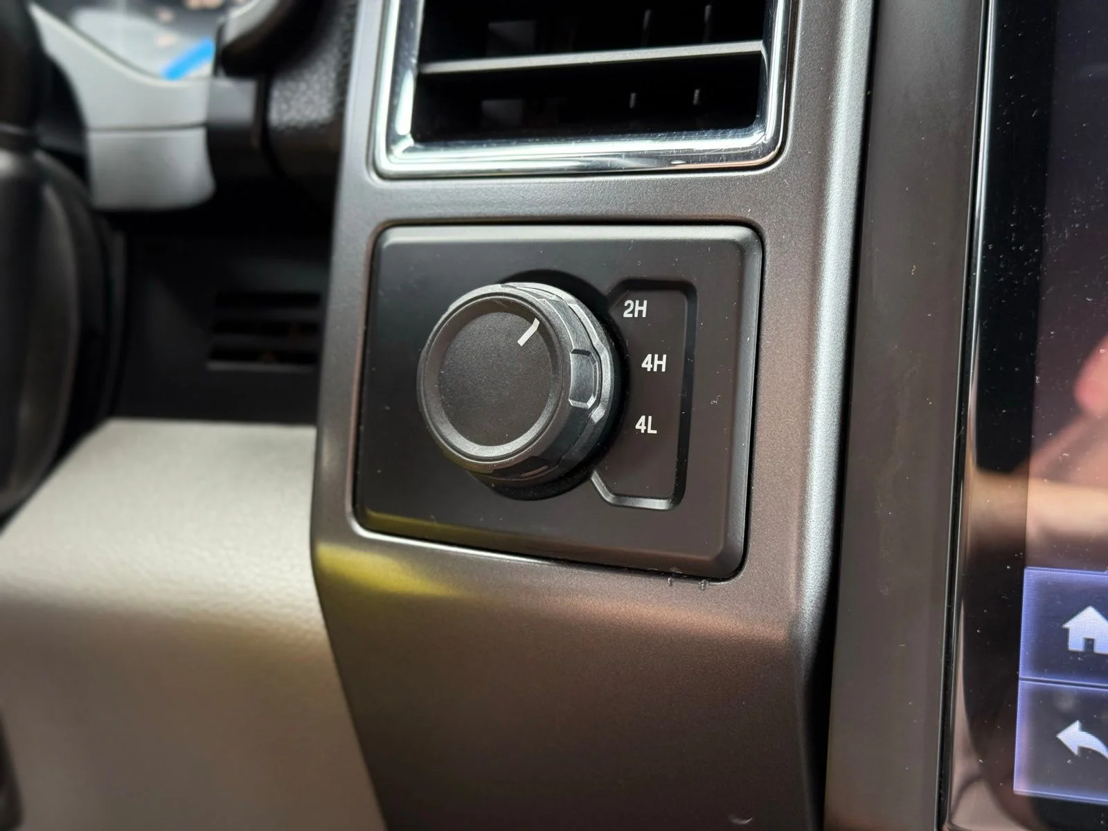 Used 2016 Black Ford XLT image 26