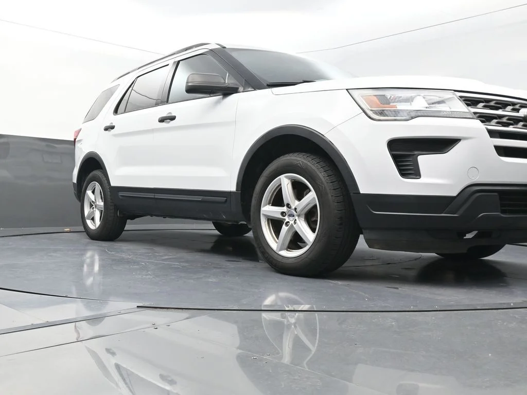 Used 2018 White Ford Base image 21