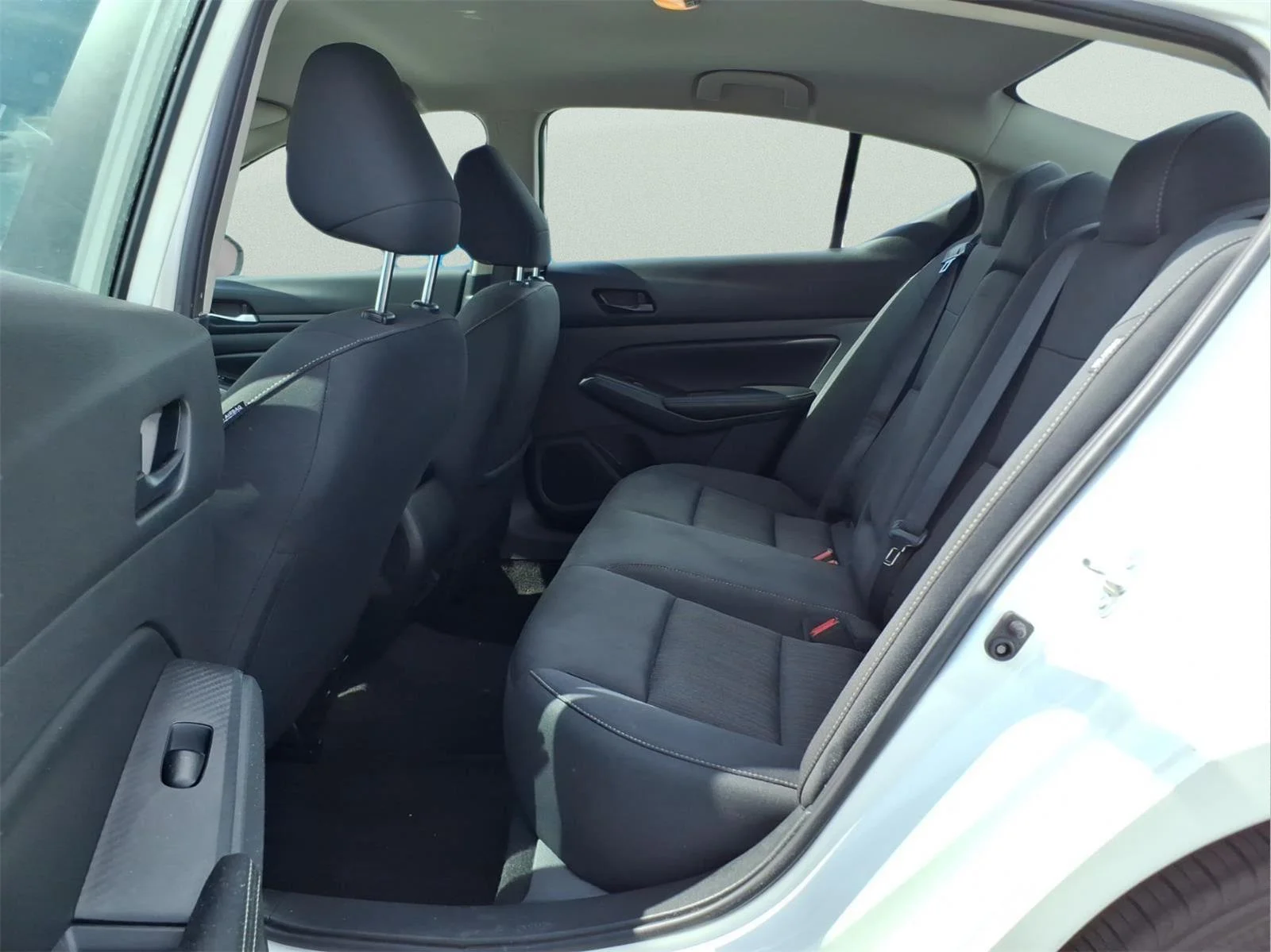 Used 2025 Glacier White Nissan SV image 10