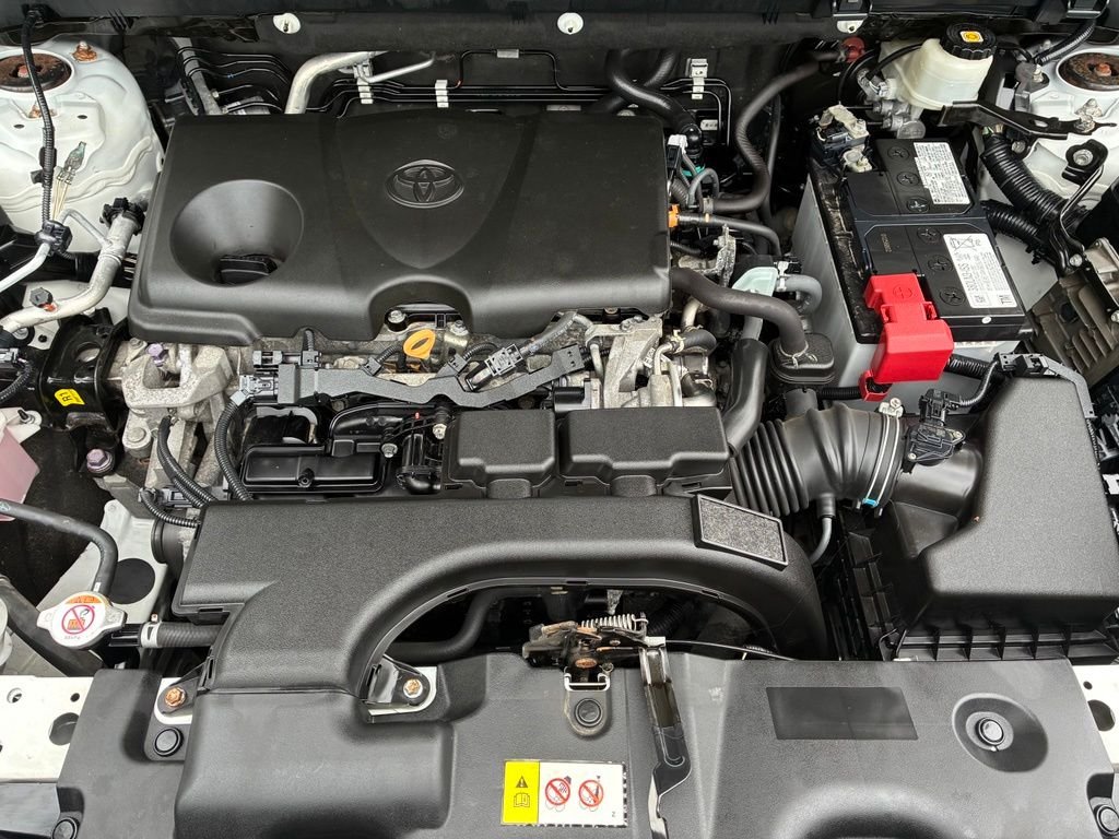 Used 2020 White Toyota XLE image 32