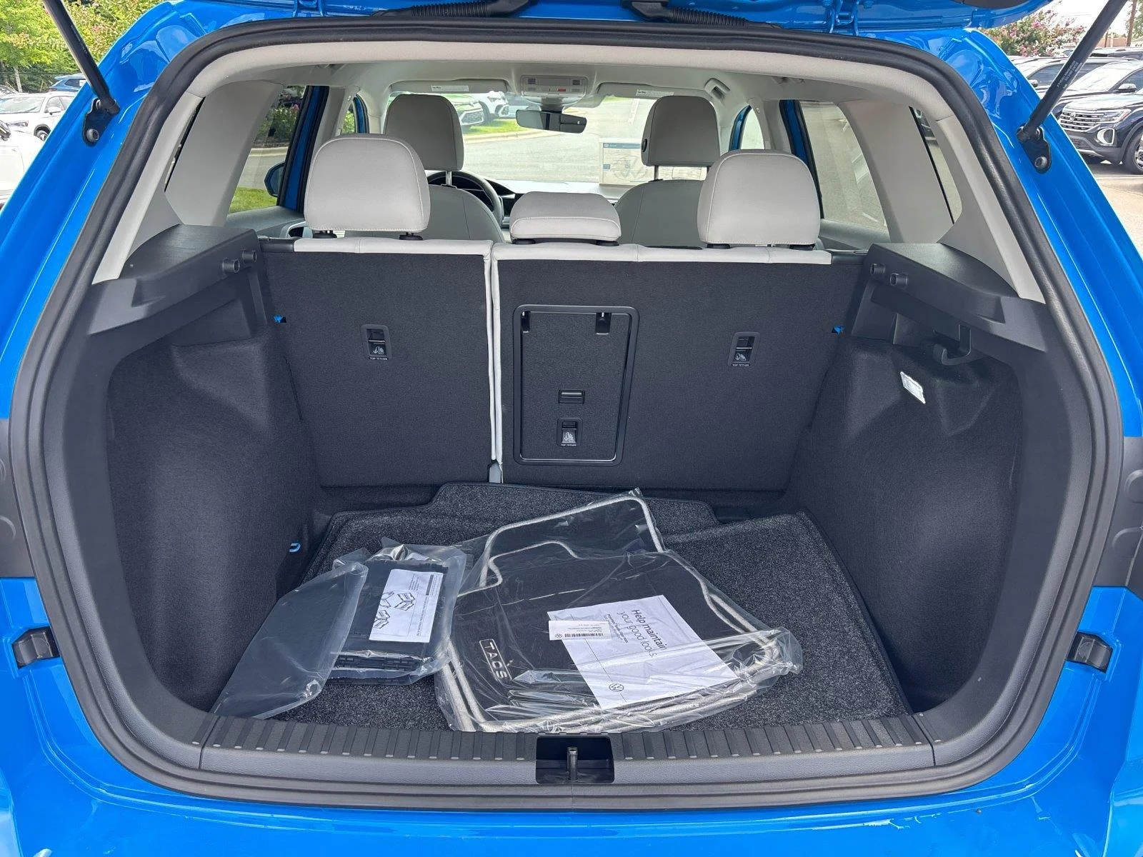 New 2026 Cornflower Blue Volkswagen SE image 35