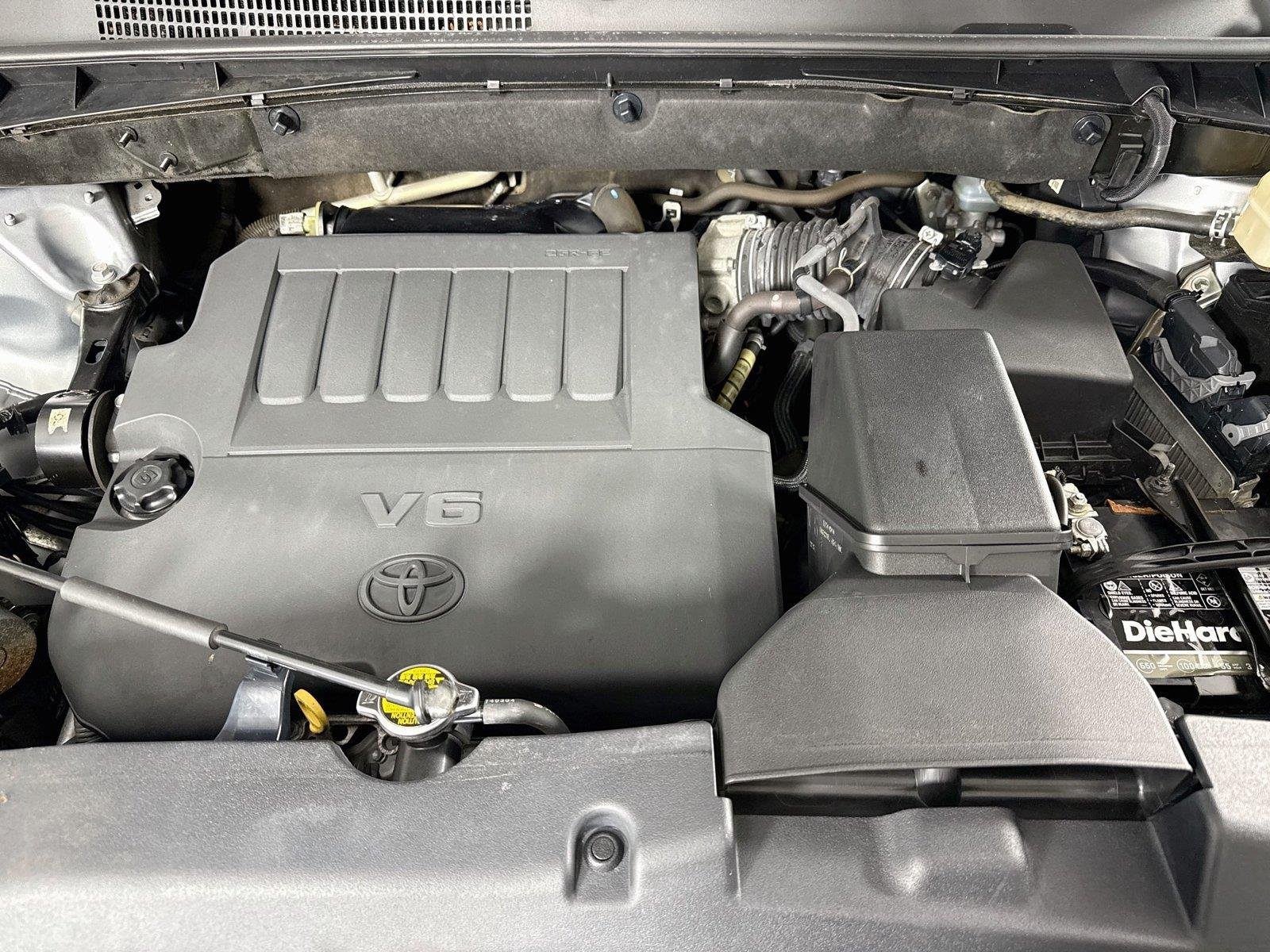 Used 2015 Silver Sky Metallic Toyota Limited image 48