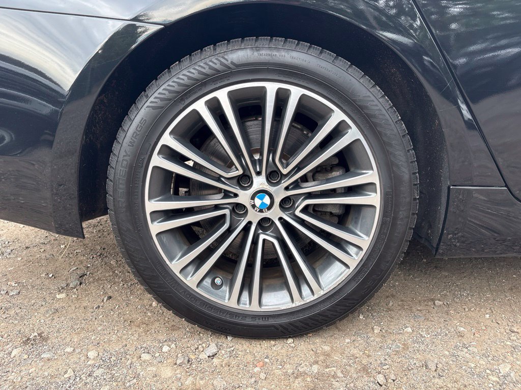 Used 2019 Black BMW 540i xDrive image 19