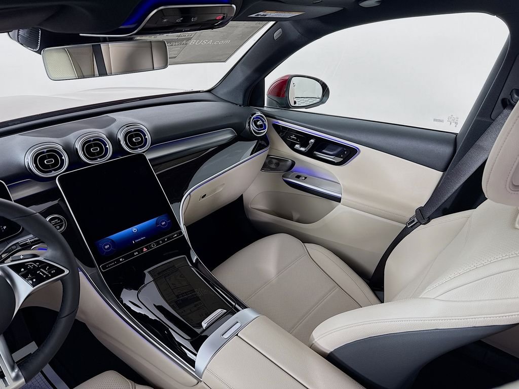 Used 2025 Red Mercedes-Benz GLC 300 image 25