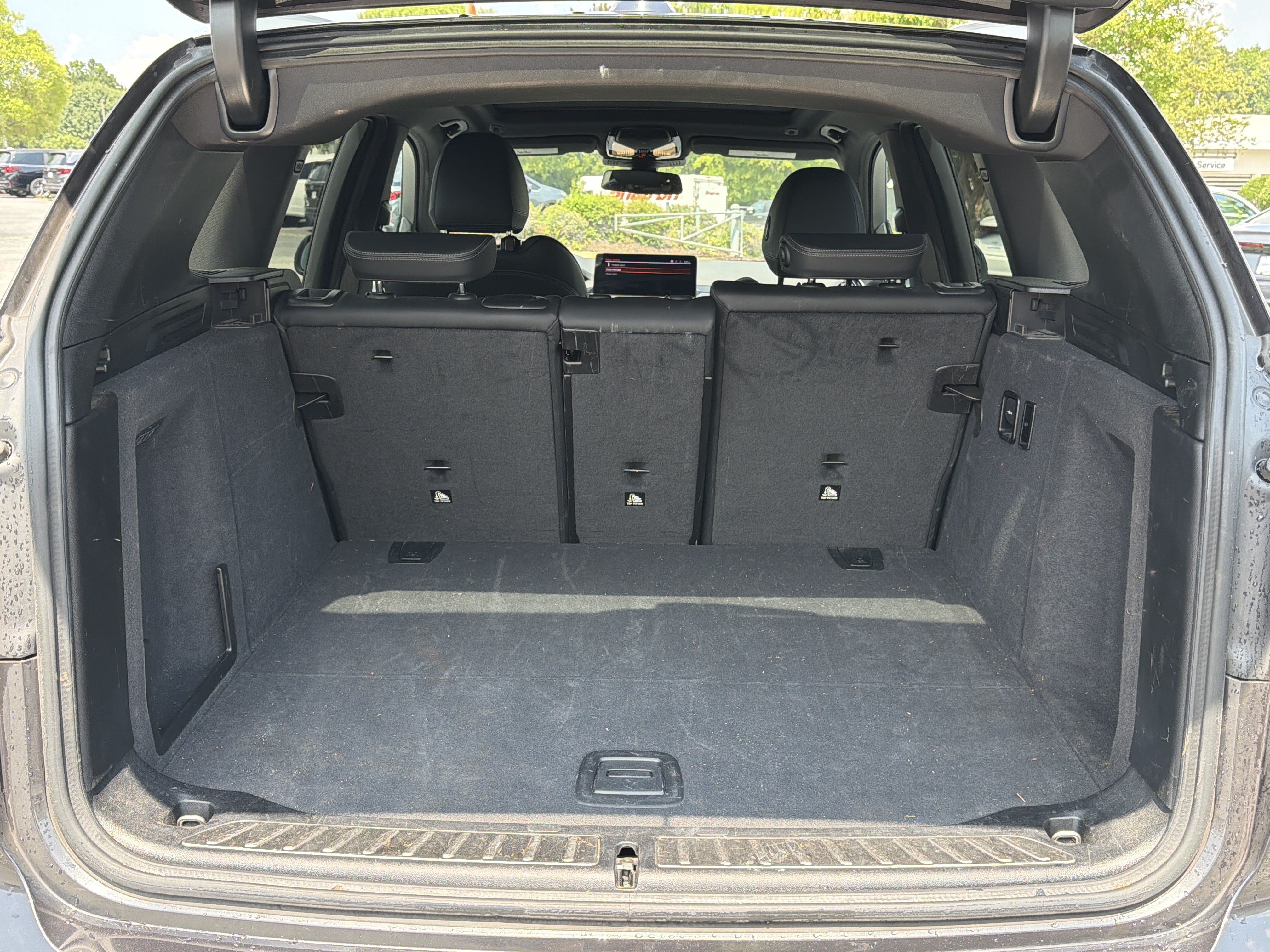 Used 2023 Dark Graphite Metallic BMW sDrive30i image 28