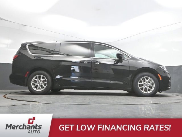 Used 2024 Black Chrysler Touring L image 38