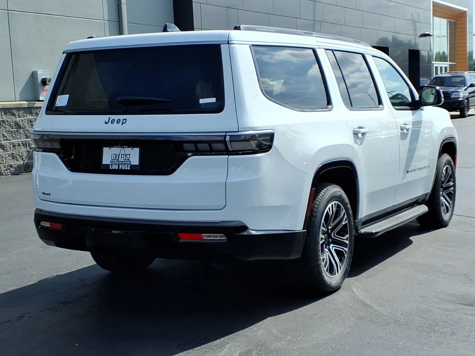 New 2026 Bright White Clear-Coat Exterior Paint Jeep  image 17