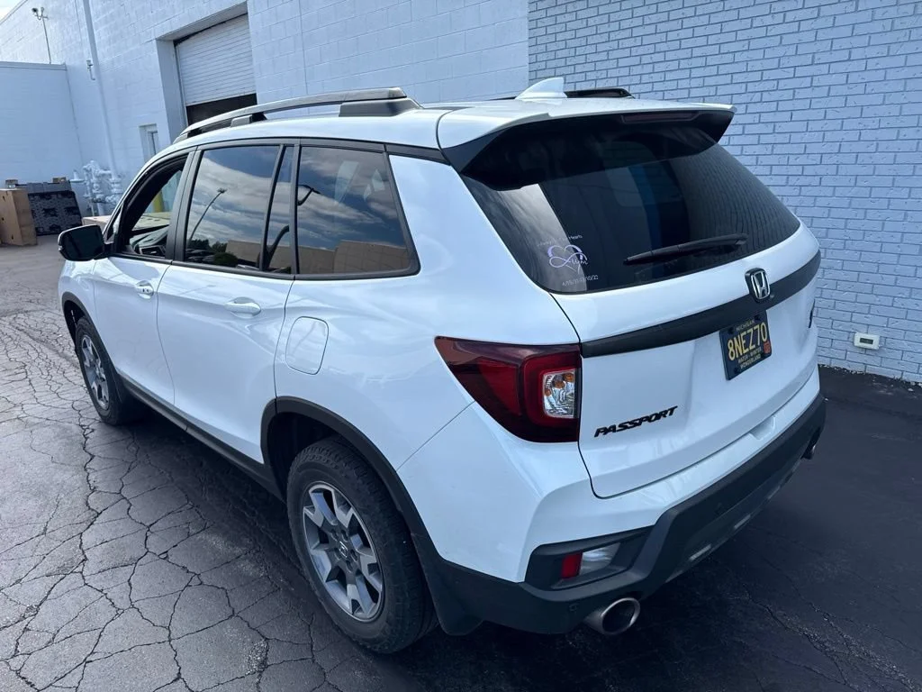Used 2023 Platinum White Pearl Honda AWD TRAILSPORT image 17