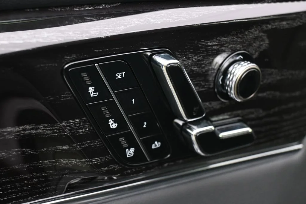 2025 Cadillac Escalade IQ Sport 1 - Photo 14