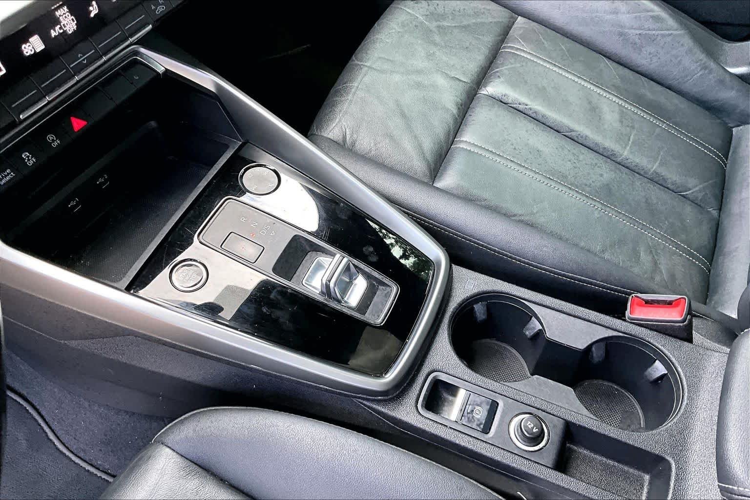 Used 2022 Florett Silver Metallic Audi Premium image 17