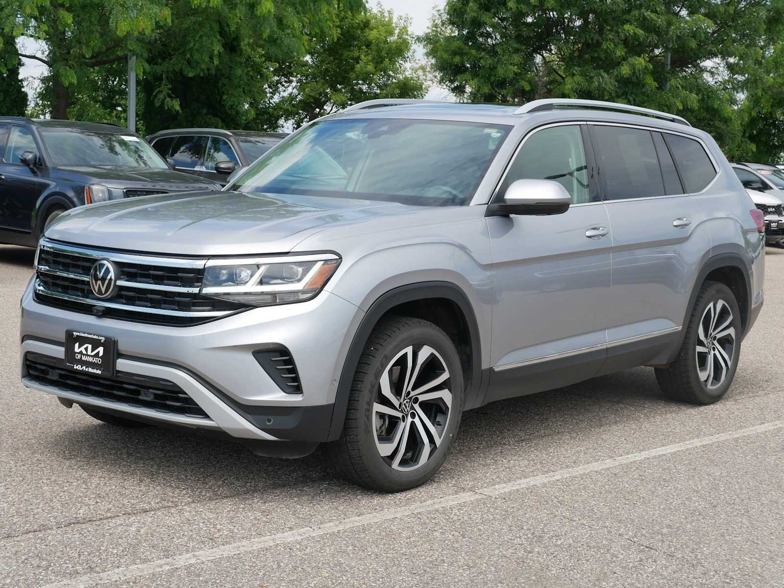 Used 2021 Volkswagen Atlas SEL Premium with VIN 1V2TR2CA9MC544938 for sale in Mankato, Minnesota
