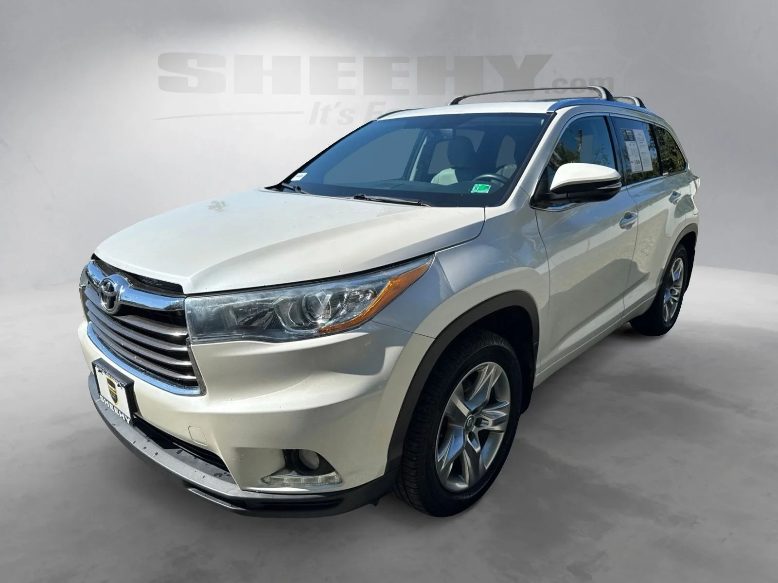 Used 2015 Blizzard Pearl Toyota Limited image 17