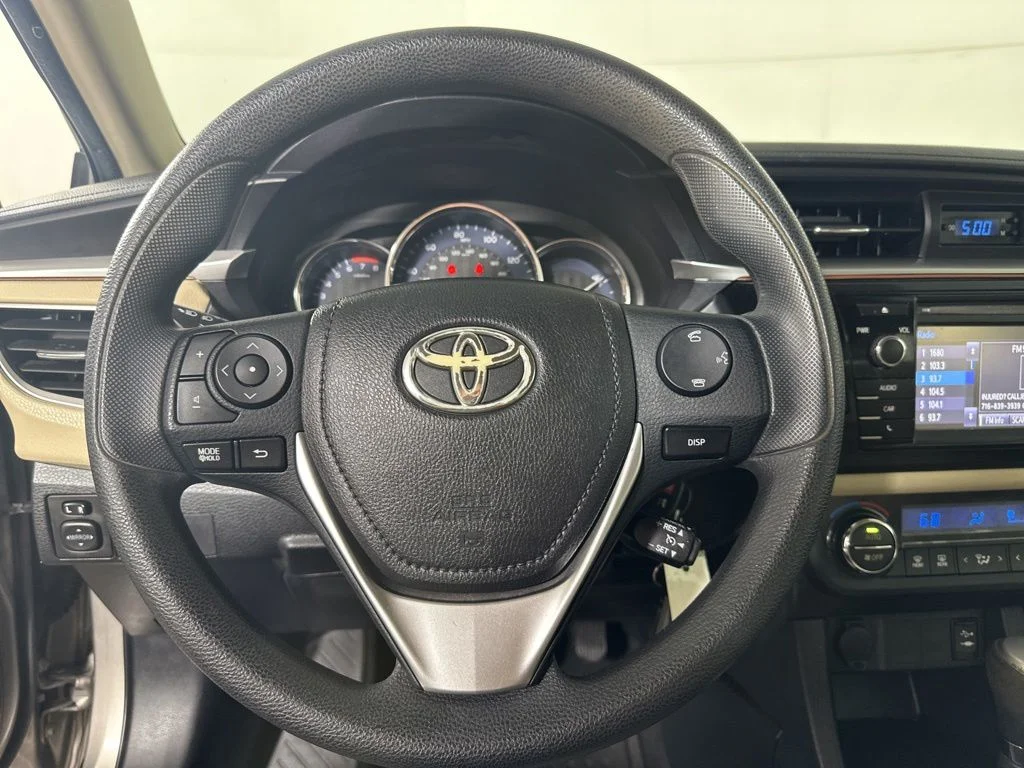 Used 2015 Brown Toyota LE image 18