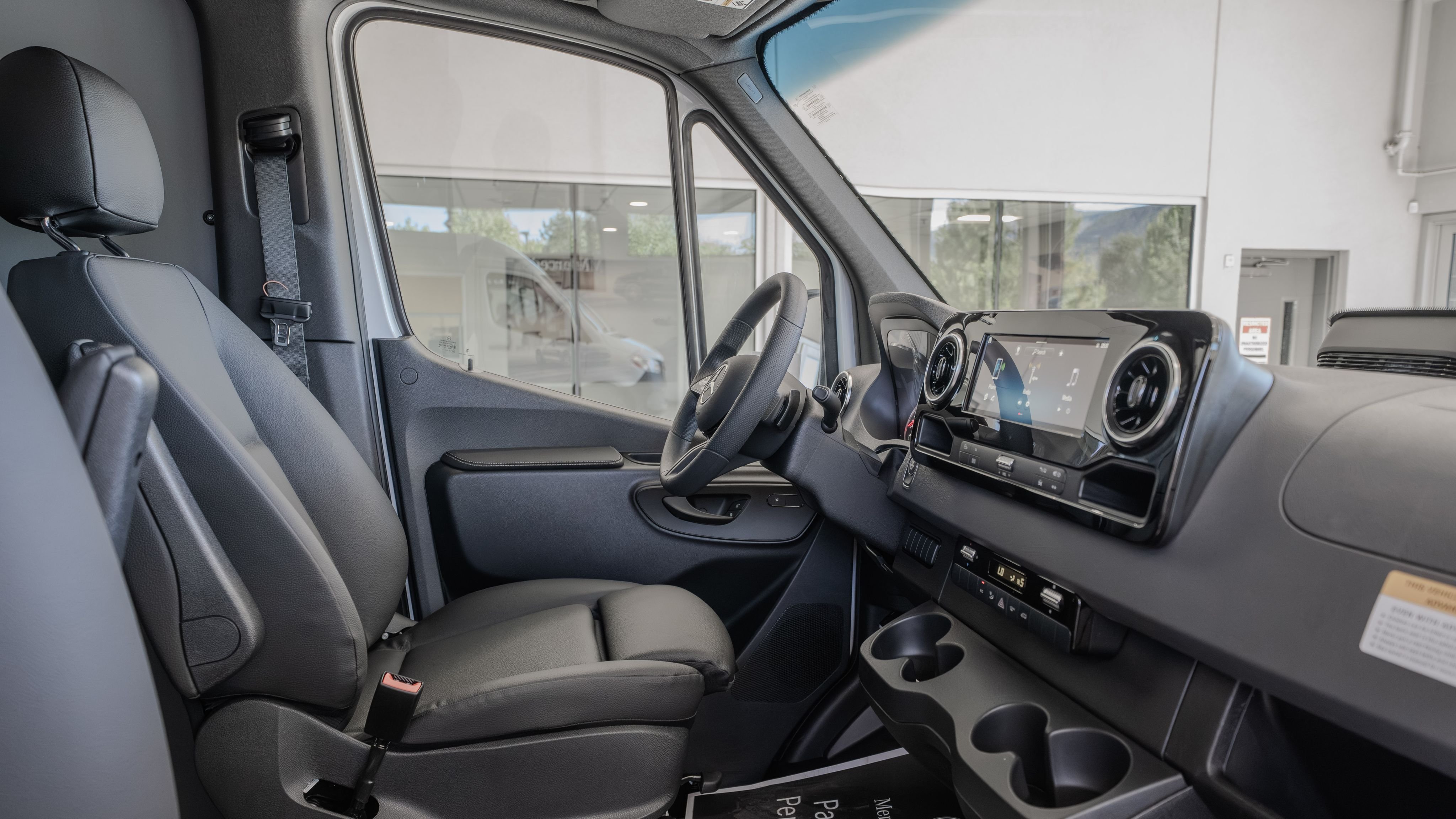 New 2026 Arctic+White Mercedes-Benz  image 18