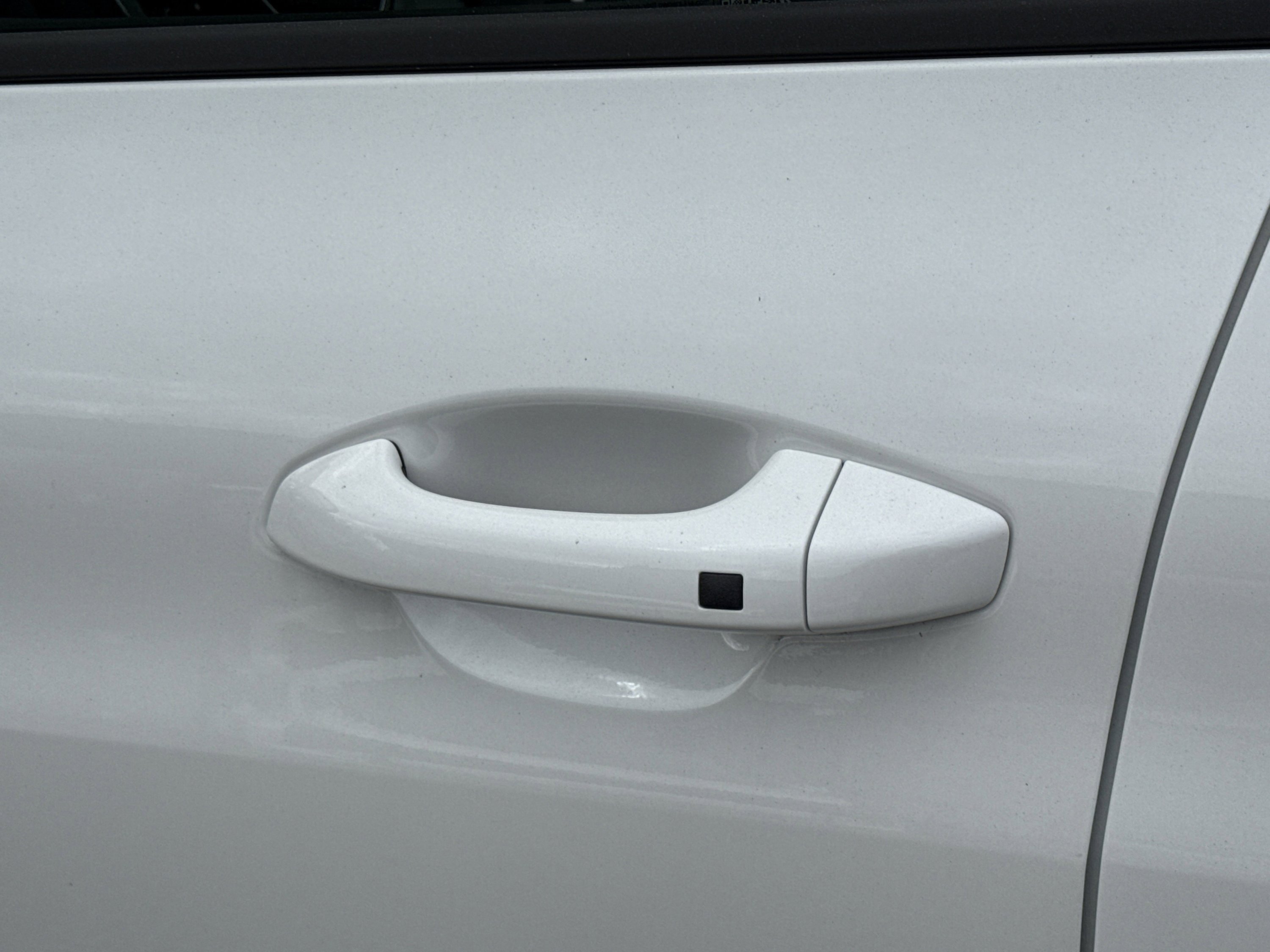 New 2026 Snow White Pearl Kia GT-Line image 27