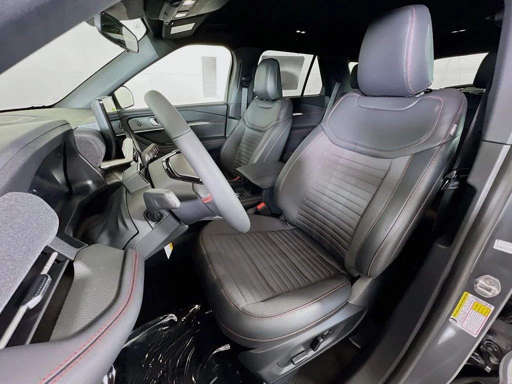 New 2026 Carbonized Gray Metallic Ford ST-Line image 26