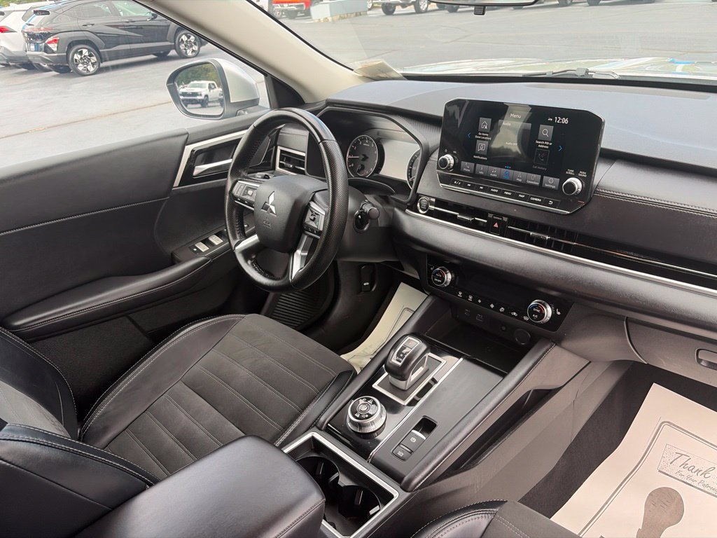 Used 2024 Gray Mitsubishi SE image 41