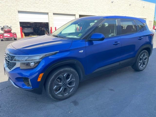 Used 2024 Blue Kia LX image 3