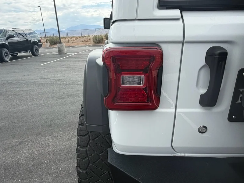 Used 2019 Bright White Clea Jeep Rubicon image 26