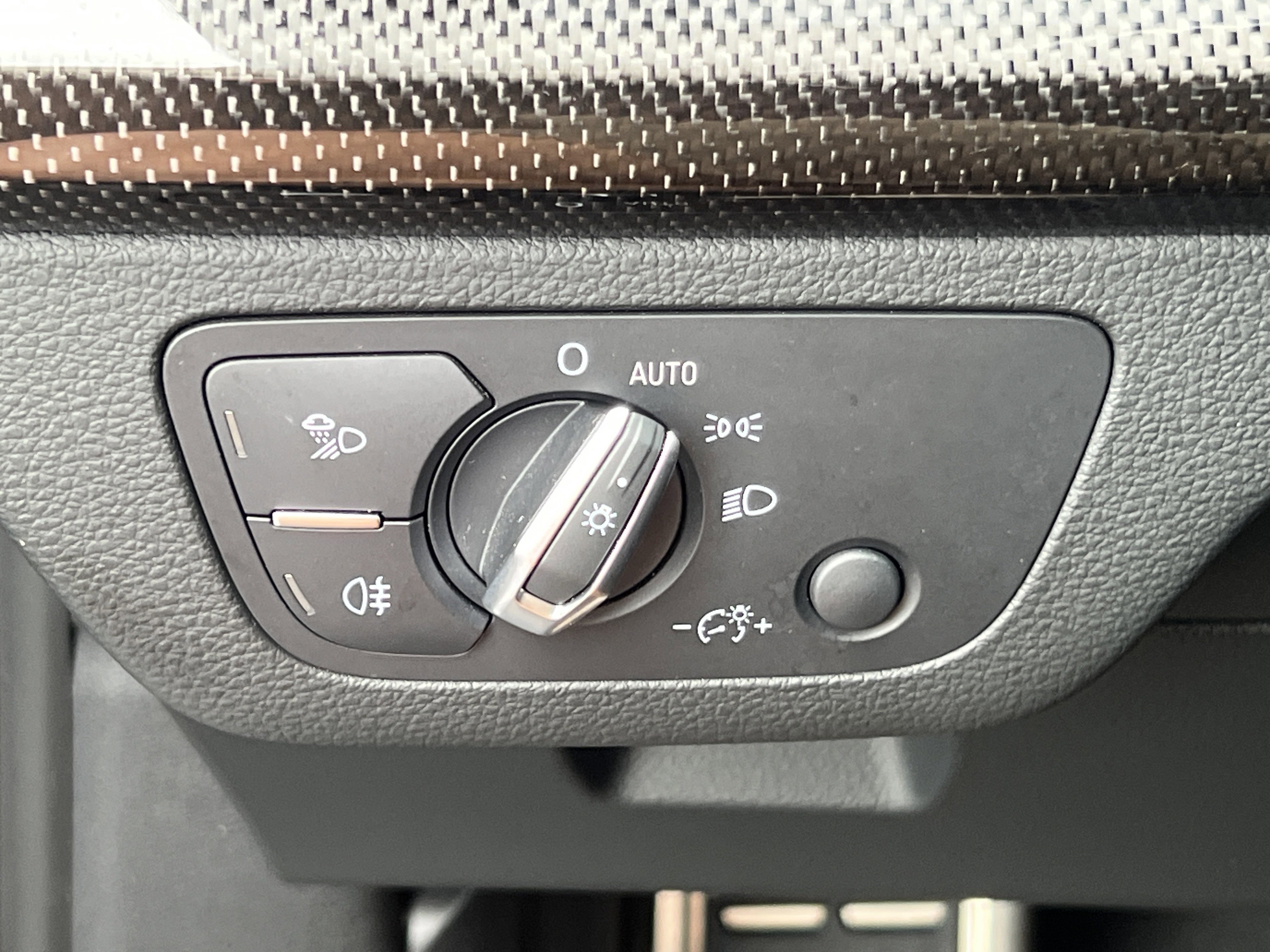 Used 2019 Florett Silver Metallic Audi Premium Plus image 36