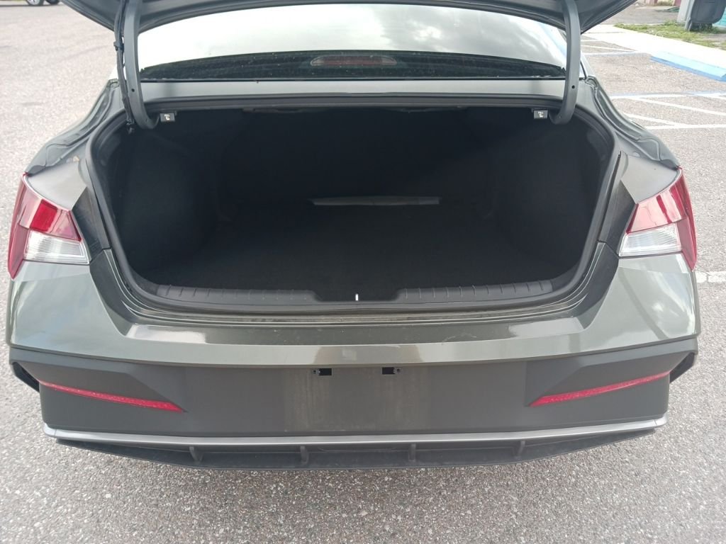 2025 Hyundai Elantra SEL - Photo 21