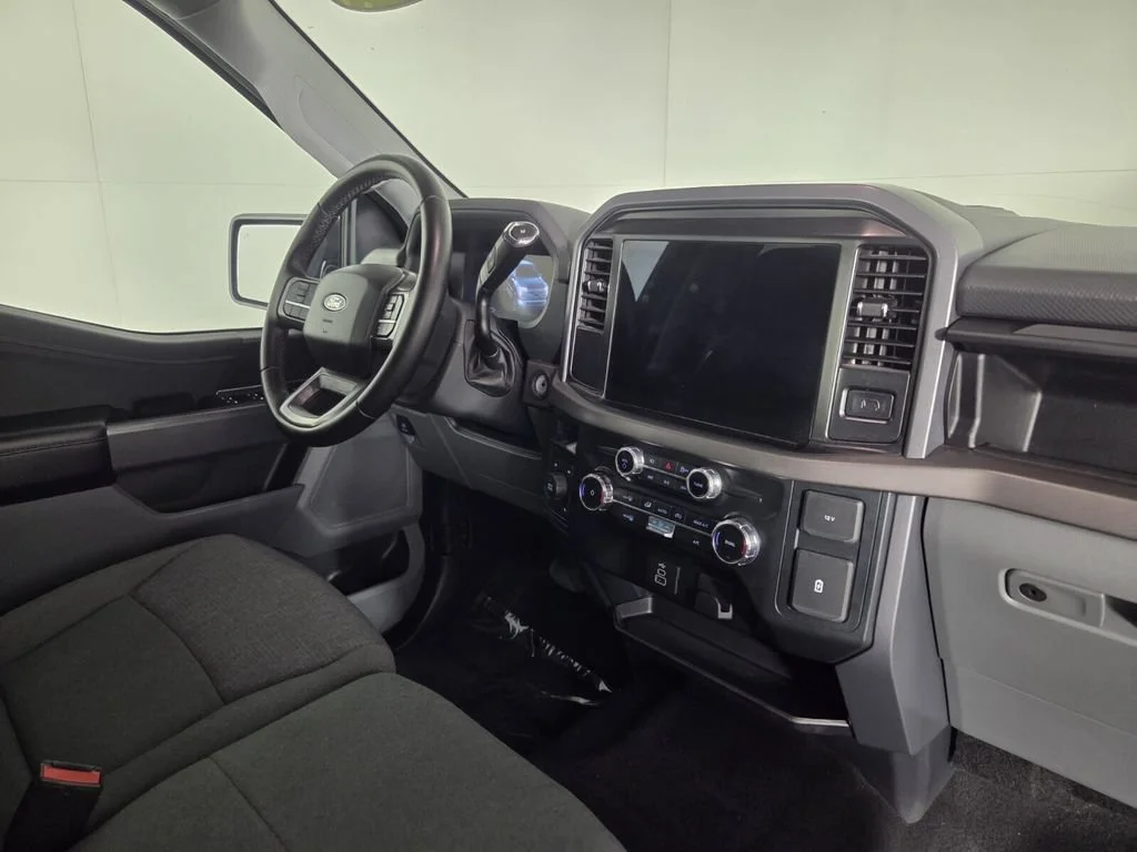Used 2025 Black Metallic Ford XLT image 32