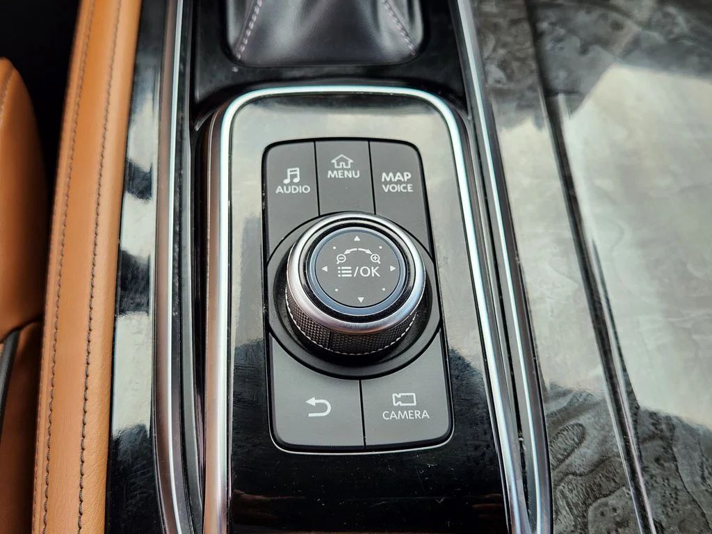 Used 2022 Beige INFINITI Sensory image 24