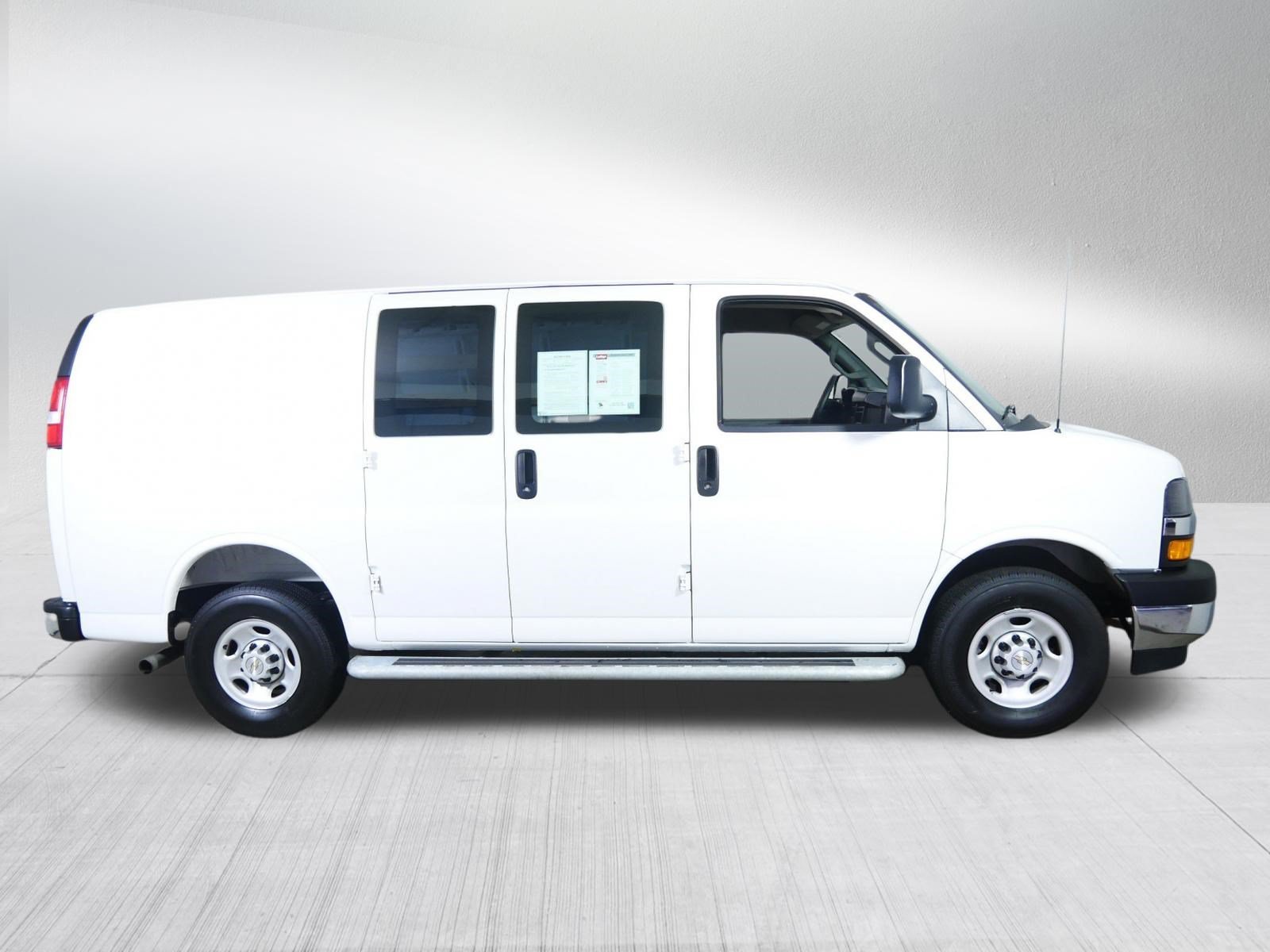 Used 2025 Summit White Chevrolet WT image 8