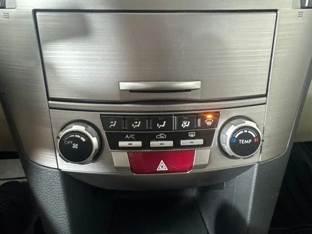 Used 2011 White Subaru 2.5i Premium image 15