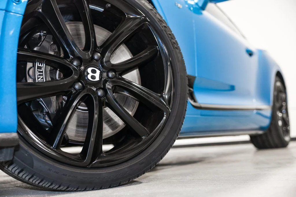 Used 2020 Blue Bentley V8 image 12