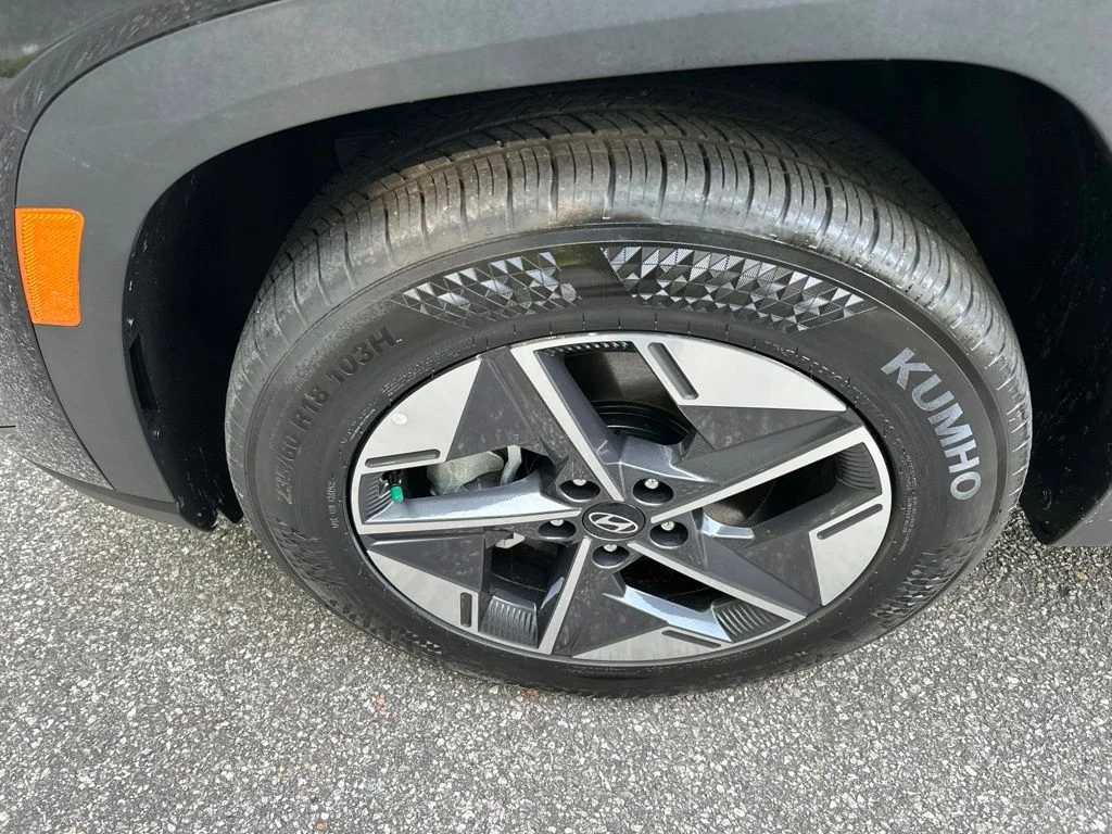 Used 2026 Black Hyundai SEL image 13