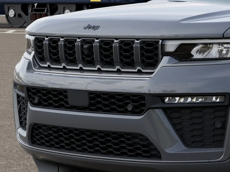 New 2027 Sting-Gray Clear-Coat Paint Jeep Limited Reserve image 11
