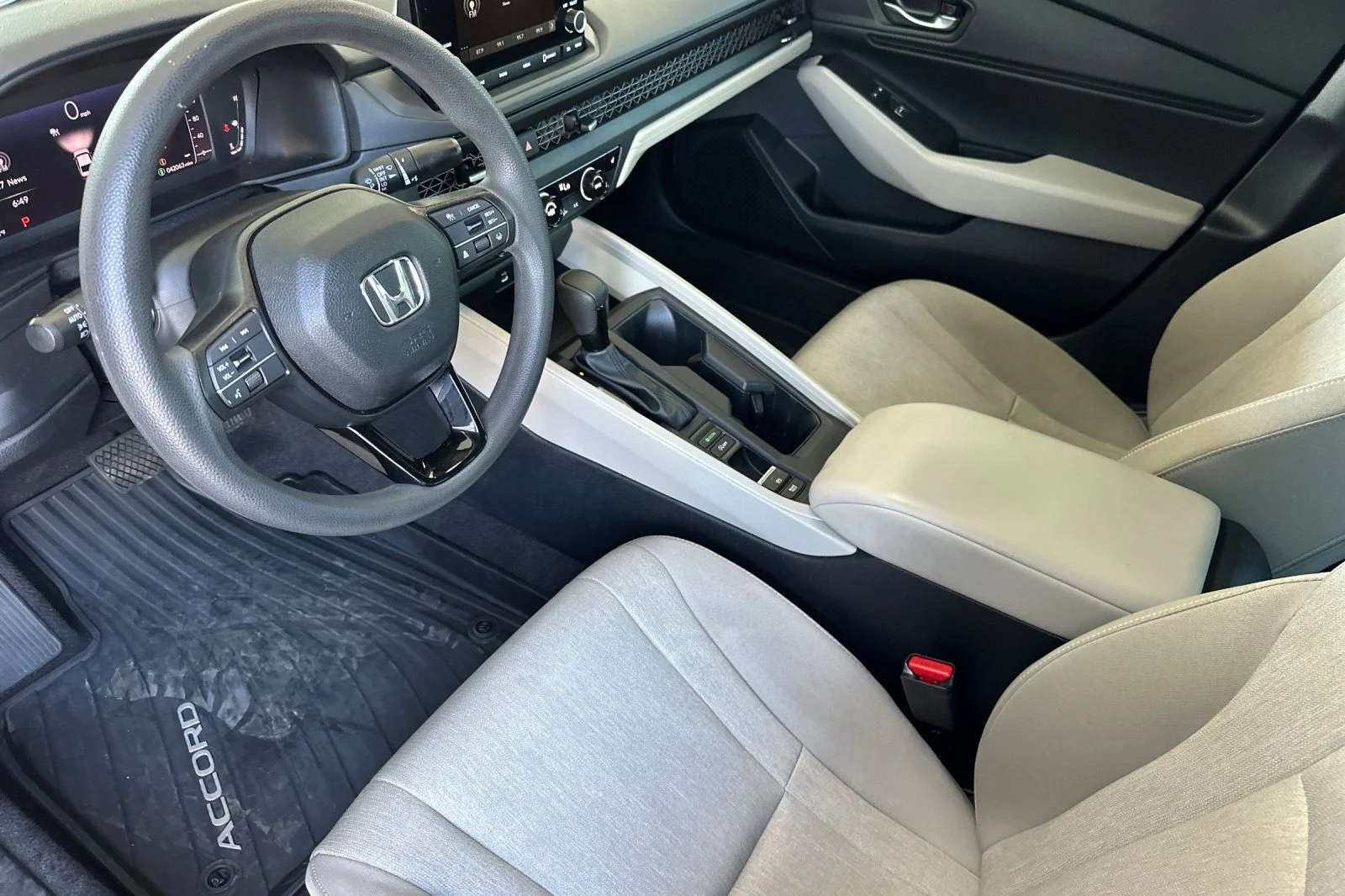 Used 2024  Honda EX image 9