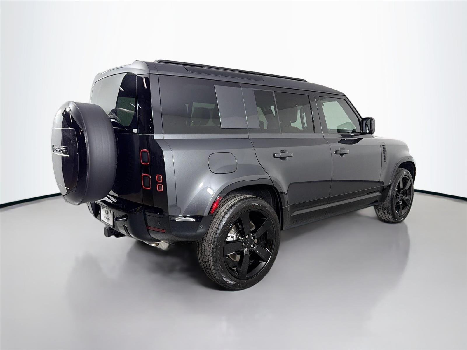 New 2026 CARPATHIAN GREY Land Rover X-Dynamic SE image 5