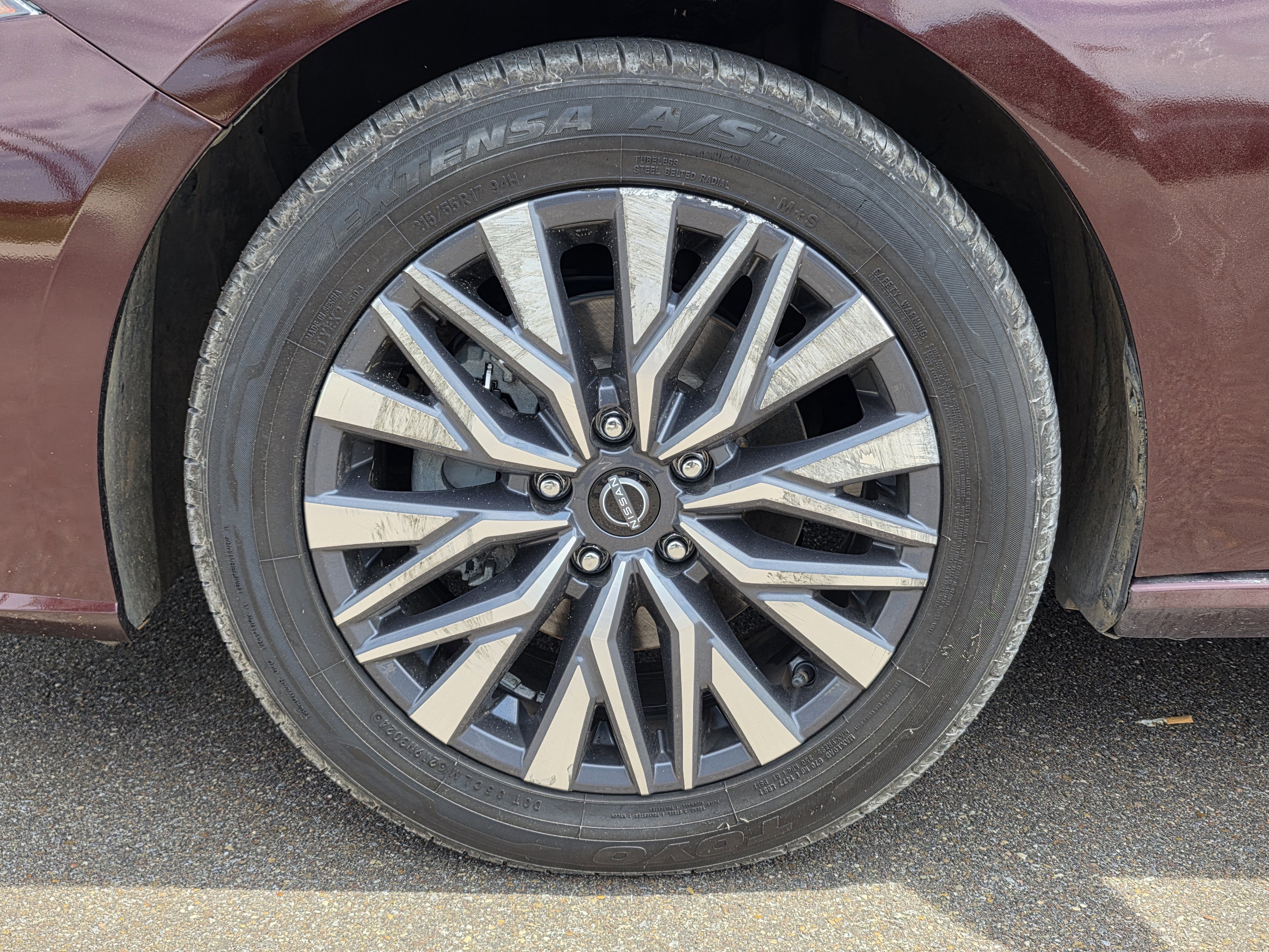 Used 2023 Garnet Pearl Metallic Nissan 2.5 SV image 28