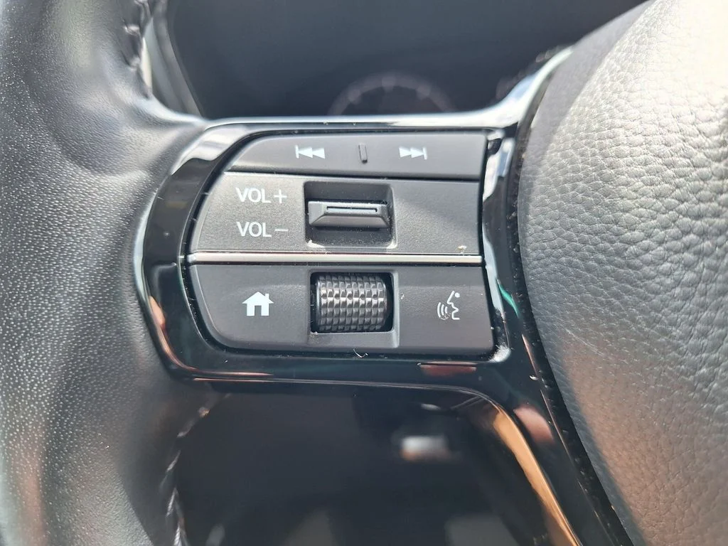 Used 2025 Black Honda EX-L image 13