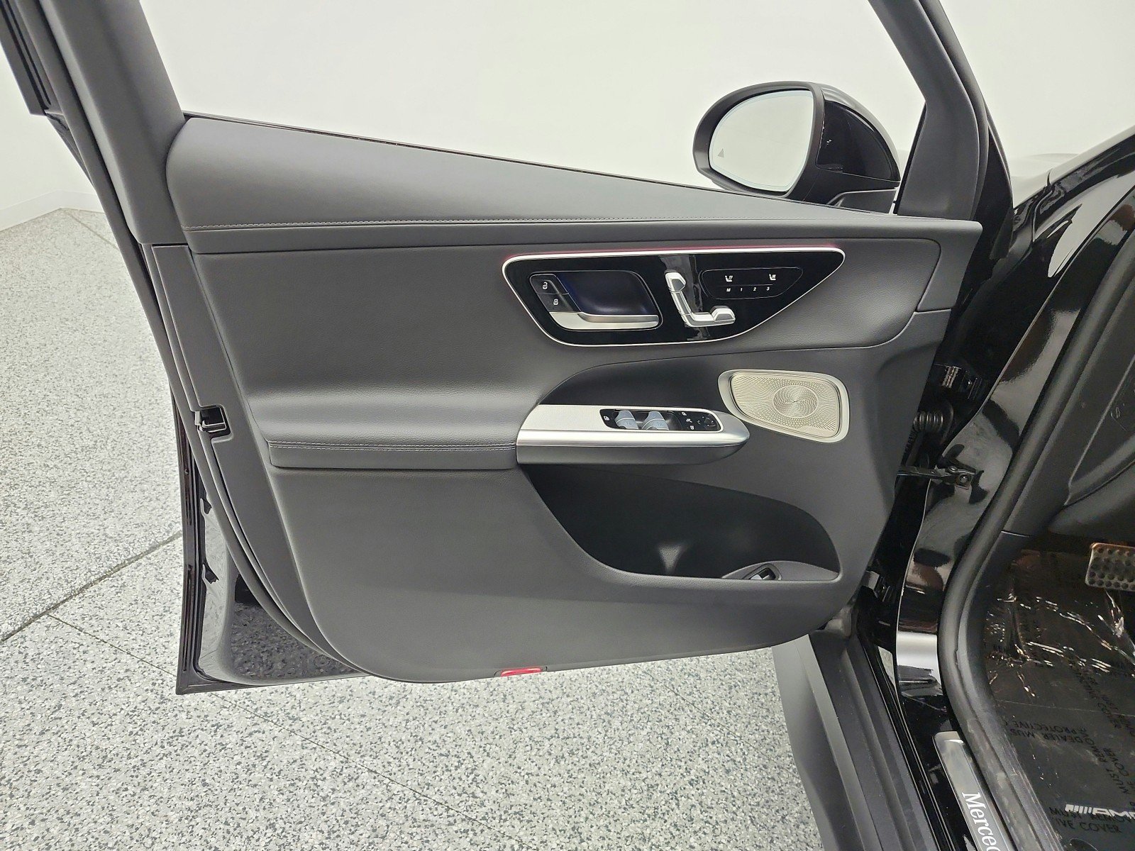 Used 2023 Black Mercedes-Benz GLC 300 SUV image 15