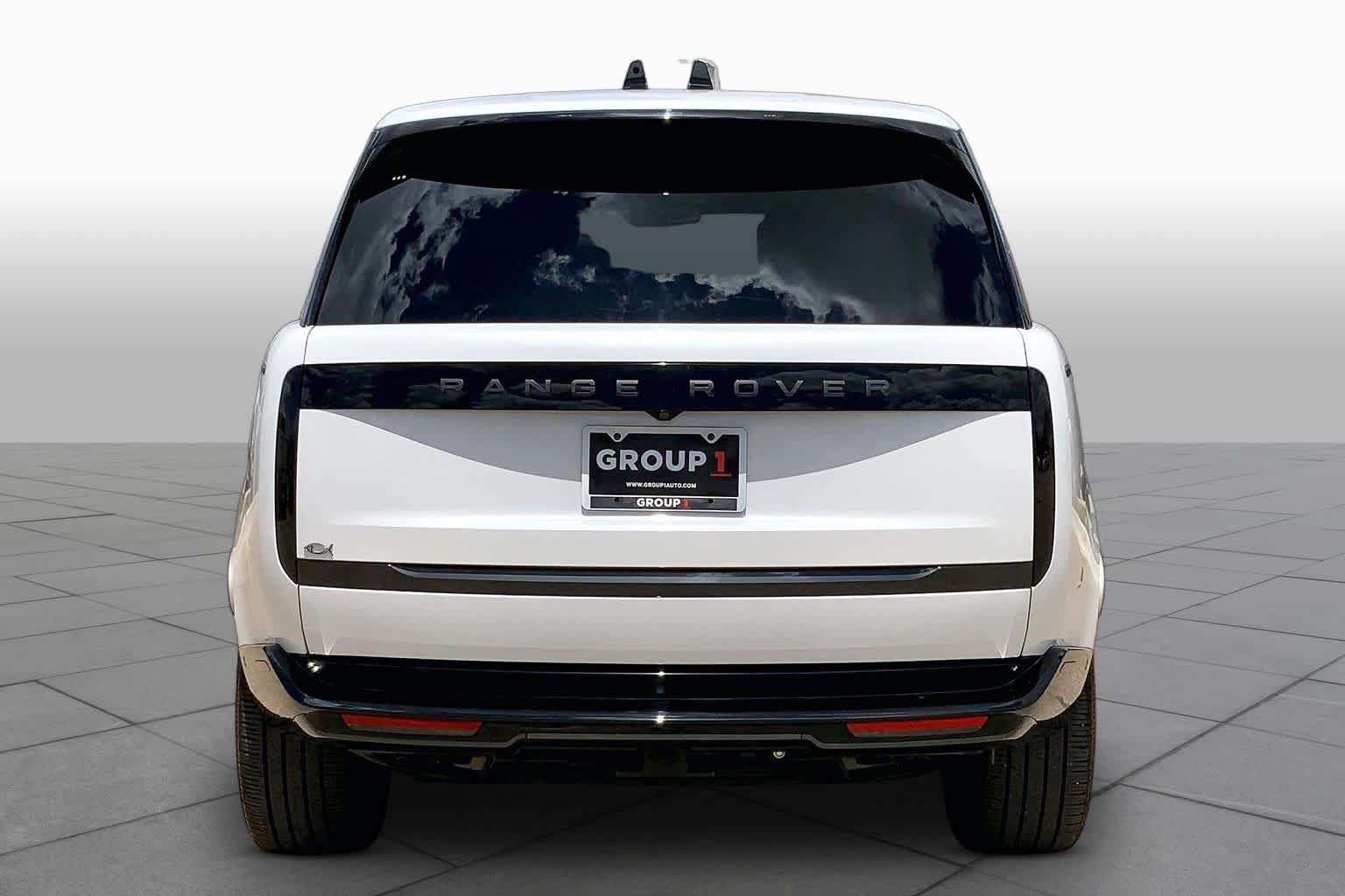Used 2025 Fuji White Land Rover Autobiography image 4