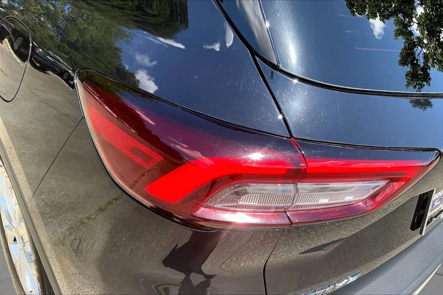 Used 2023 Agate Black Metallic Ford Active image 27