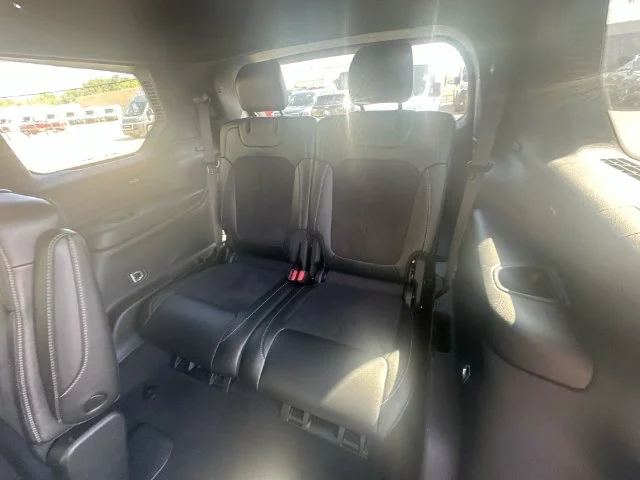 Used 2023 Gray Jeep Altitude image 25