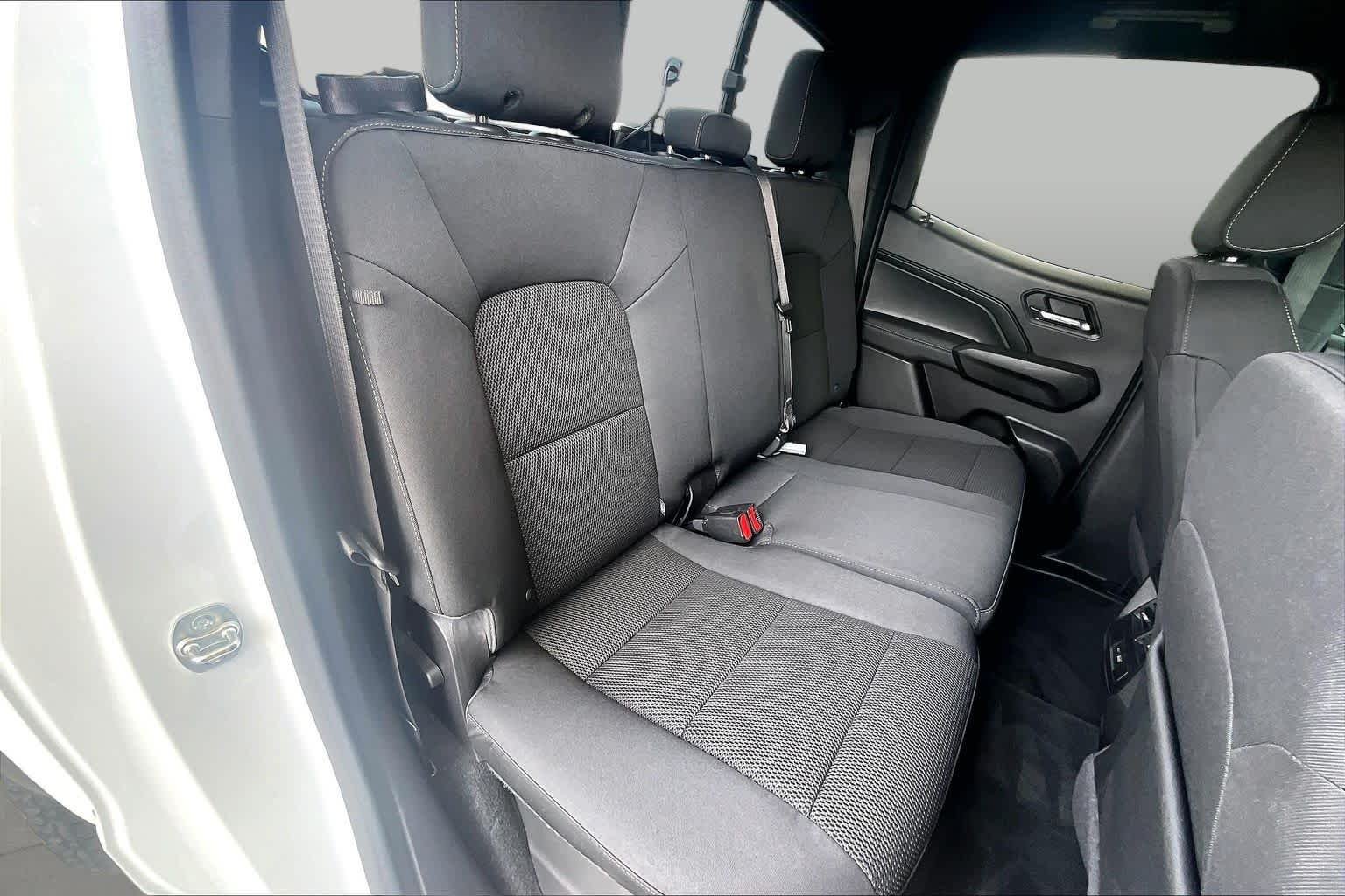 Used 2024 Summit White GMC 2WD Elevation image 18