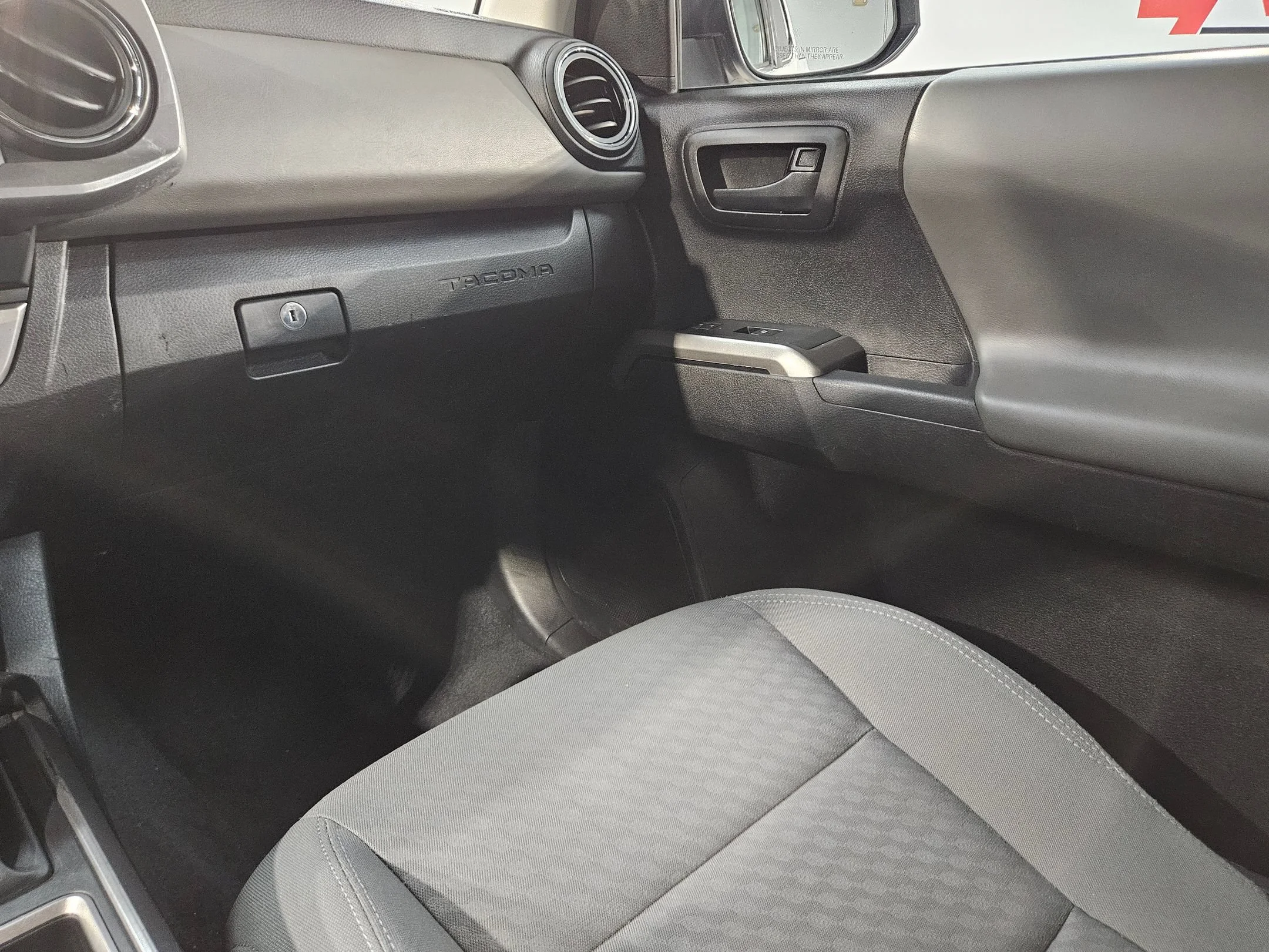 Used 2023 Ice Cap Toyota SR5 image 11