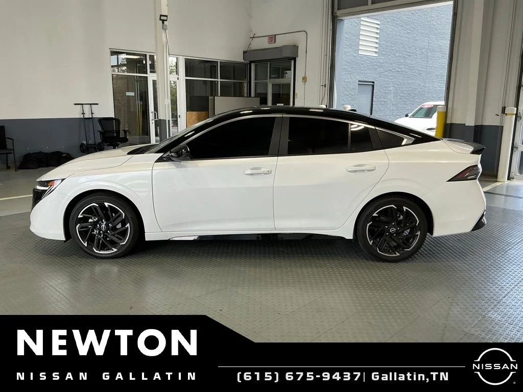 Used 2026 White Nissan SR image 4