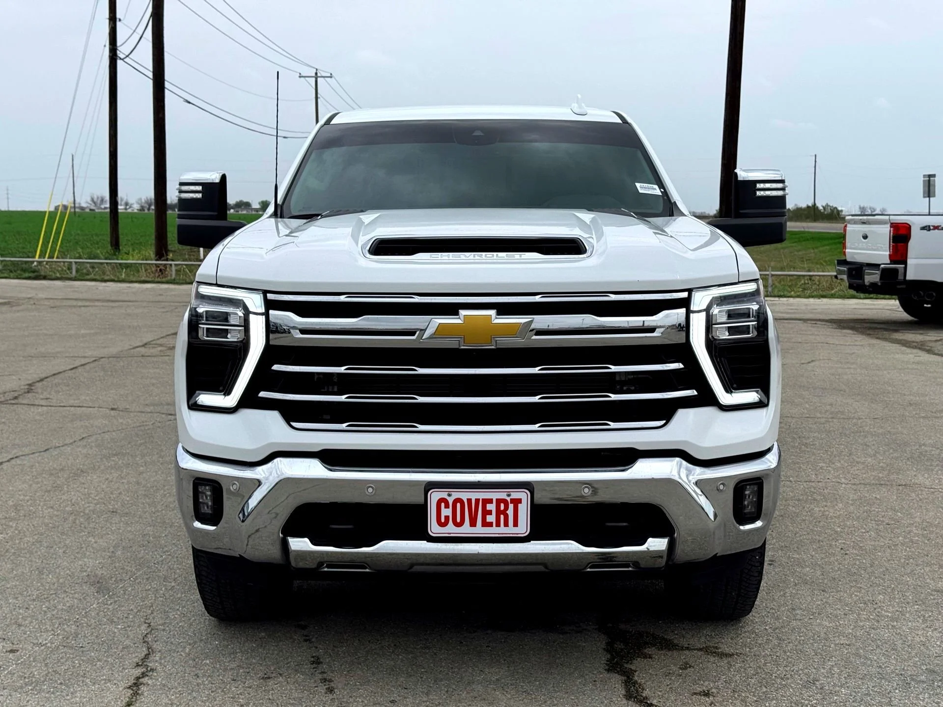 Used 2025 Summit White Chevrolet LTZ image 4