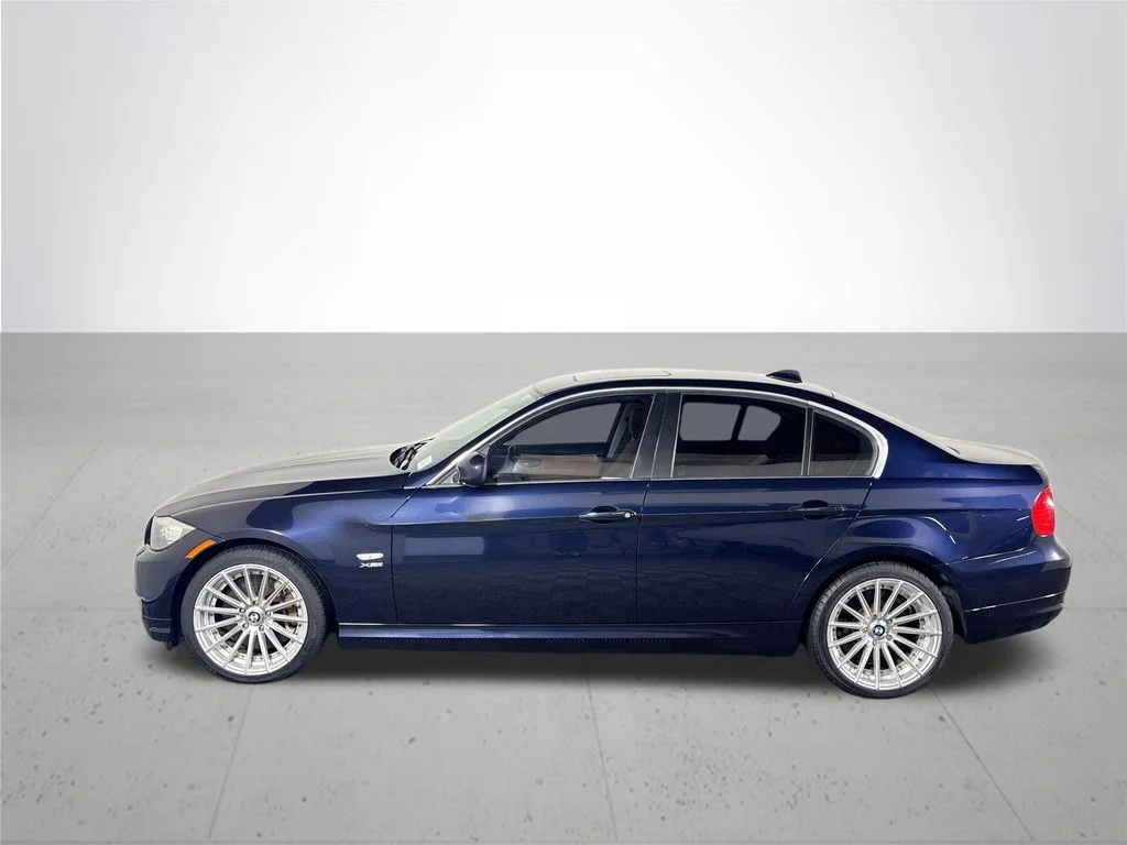 Used 2010 Blue BMW 335i xDrive image 9