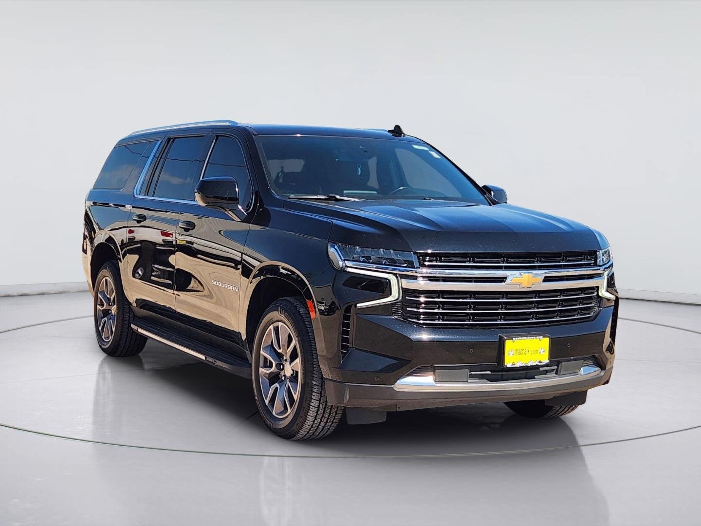 2024 Chevrolet Suburban photo 3 of 32