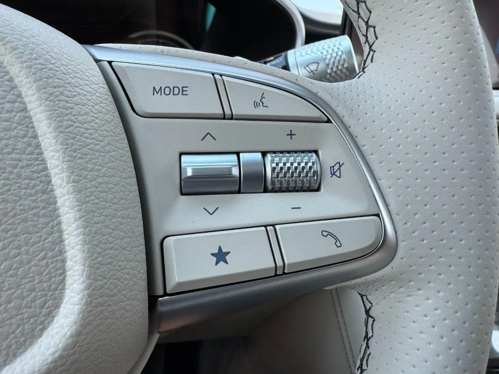 Used 2026 Savile Silver Genesis 2.5T Prestige image 13